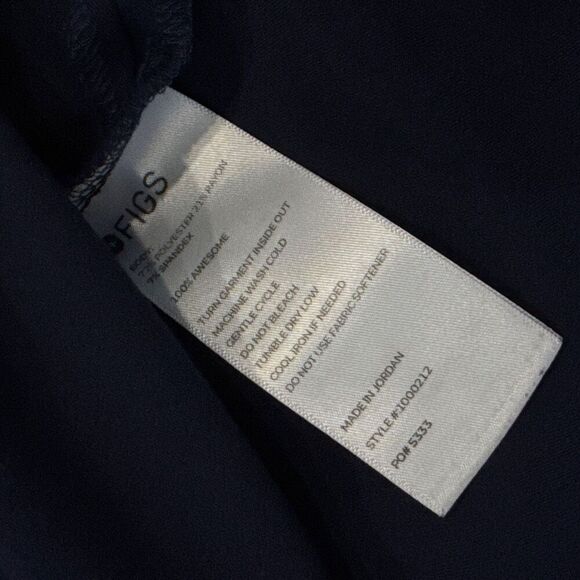 Figs purple scrubs top size small - Picture 3 of 4